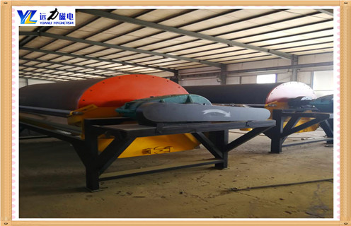 濕式磁選機，選擇滾筒濕式磁選機廠家關鍵看哪幾方面_釩鈦鐵礦選擇滾筒濕式磁選機廠家關鍵看哪幾方面型號參數及磁場強度